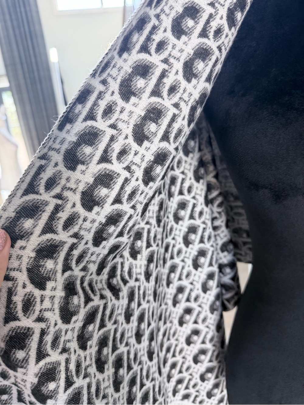 Dior Gray & White Logo Fringe Shawl - Picture 5 of 9